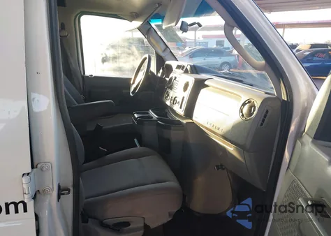 2010 Ford E-250 Commercial/Recreational z USA, uszkodzony, nr VIN 1FTNE2EW2ADA28442